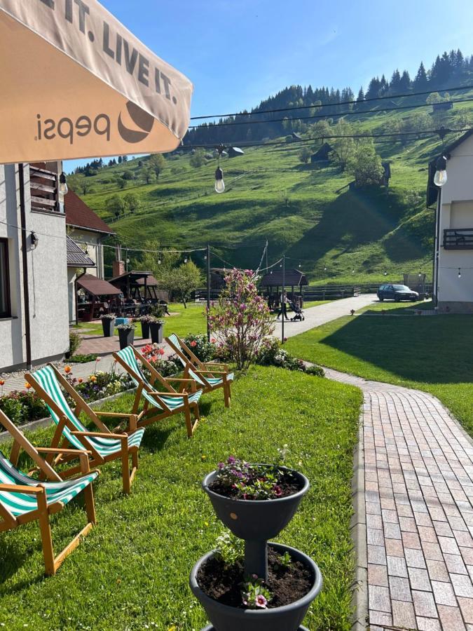 Casa Mia Hotel Moeciu De Sus Exterior foto